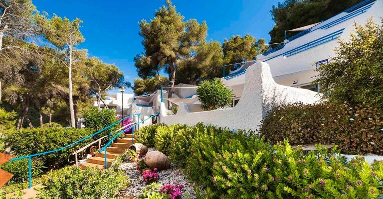 Piensa en vacaciones, reserva con descuento Globales Aptos. Montemar Cala Llonga Piensa en vacaciones, reserva con descuento Globales Aptos. Montemar Cala Llonga