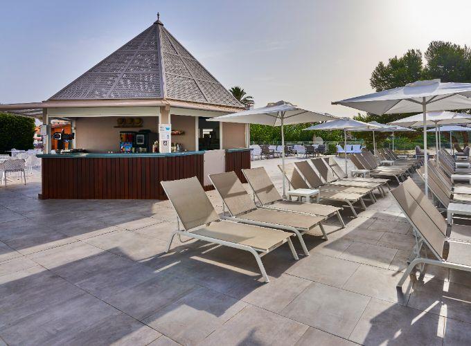 Poolbar  Globales Cala'n Bosch Ciudadela Poolbar  Globales Cala'n Bosch Ciudadela