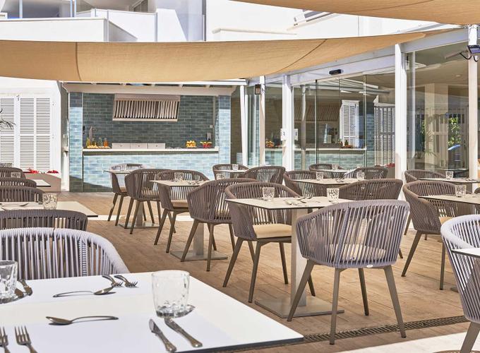 Snack bar with terrace  Globales Cala Bona Snack bar with terrace  Globales Cala Bona