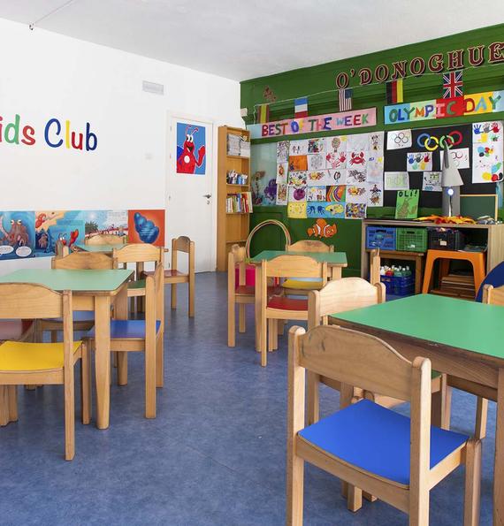 Miniclub and playground Globales Aptos. Costa de la Calma Santa Ponsa Miniclub and playground Globales Aptos. Costa de la Calma Santa Ponsa