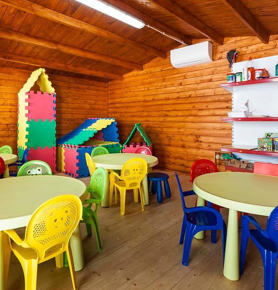 Animation für Erwachsene und Kinder Globales Aptos. Montemar Cala Llonga Animation für Erwachsene und Kinder Globales Aptos. Montemar Cala Llonga