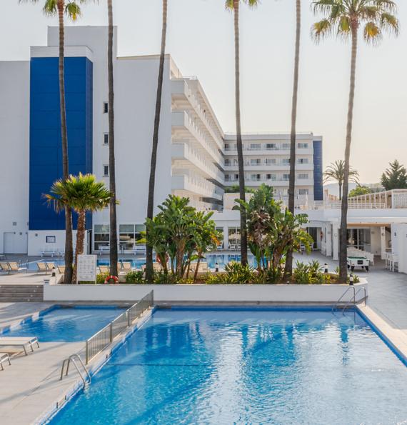 Swimmingpool im Außenbereich Globales Pionero Santa Ponsa Swimmingpool im Außenbereich Globales Pionero Santa Ponsa