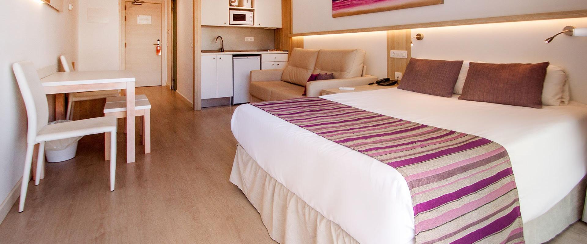 Study Globales Aptos. Costa de la Calma Santa Ponsa Study Globales Aptos. Costa de la Calma Santa Ponsa