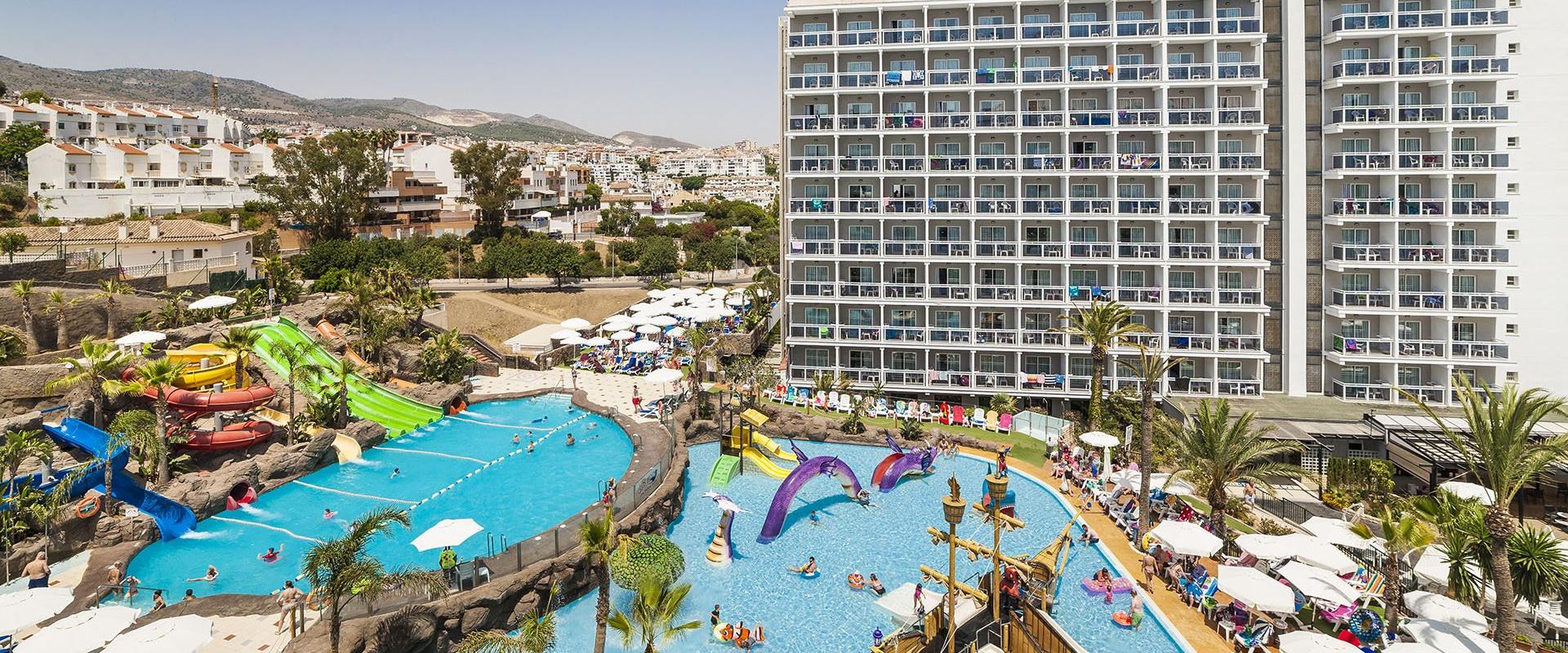 Doble Vista a la piscina Globales los Patos Park Benalmádena Doble Vista a la piscina Globales los Patos Park Benalmádena